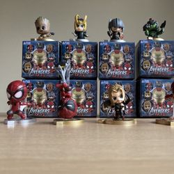 Avengers 8pcs mini.