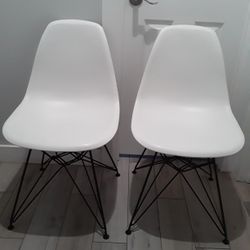 2 Dining Chairs 