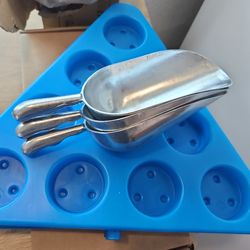 Lehman's Cast Aluminum Grain Scoop, 2 Cup 24 Oz Capacity for Bulk Foods or Grain Bins