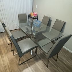 Dinning Table With Chairs 