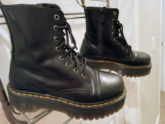 Dr. Martens -Jadon-Near New Hightop 