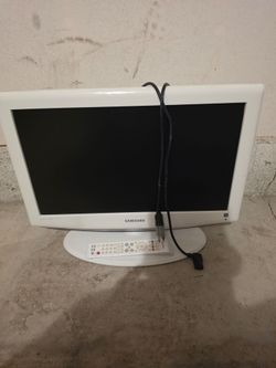 Samsung Flat Screen TV with Remote