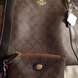 Big Coach Tote With Wrislet Set