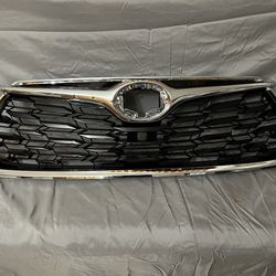 Toyota Highlander 2020-21 Front Grille Chrome With Center Hole