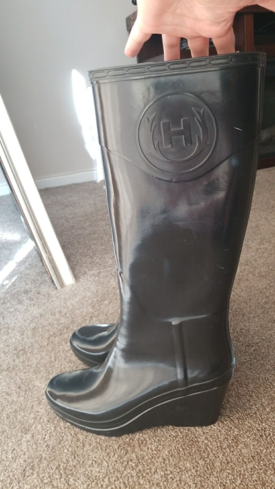 Hunter wedge knee high rain boots size 7