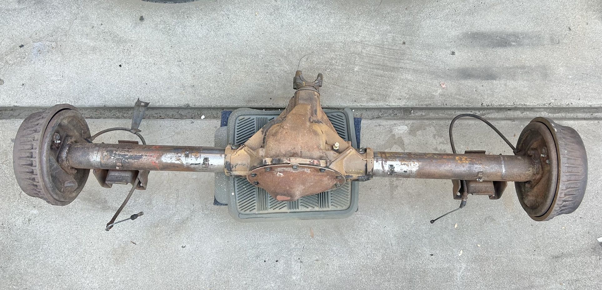 1967-69 Chevy Camaro 1968-79 Chevy Nova 8.5 10 Bolt Rear End 