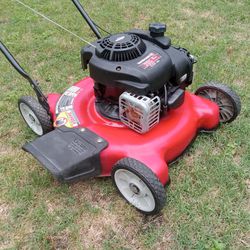 Lawn Mower: Yard Machines Briggs And Stratton