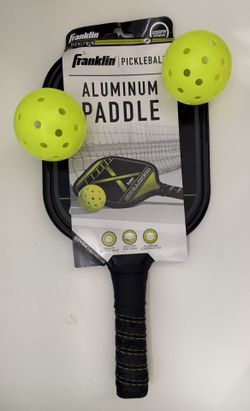 Pickleball Paddle With 2 Pickleballs