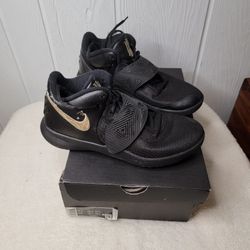 Nike Kyrie FlyTrap III - Men's 8.5 In Box