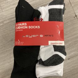 NWT Layer 8 Men’s Cushioned Crew Socks 12 Pairs 
