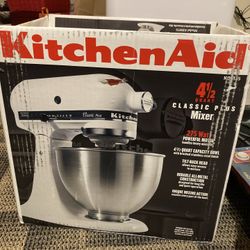 KitchenAid Classic Plus Mixer