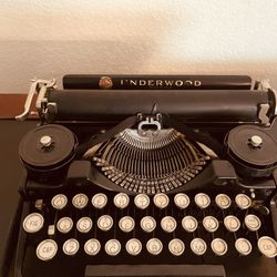 1922 Underwood Portable 3 Bank on the Typewriter Database