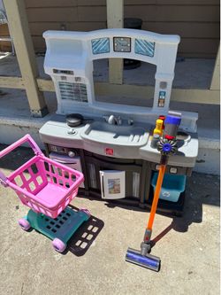 Kids kitchen/ Dyson & kart