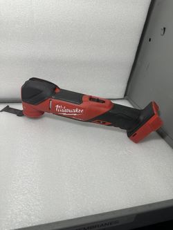 Milwaukee Fuel Multi tool In Perfect Conditions 