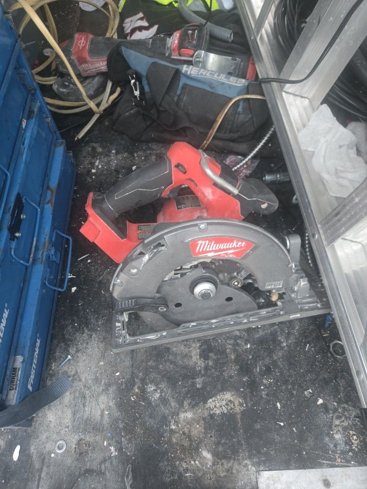 Milwaukee Skill Saw