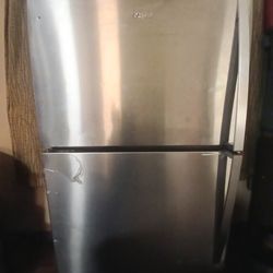 Whirlpool Stainless Steel Refrigerator With Top Freezer 