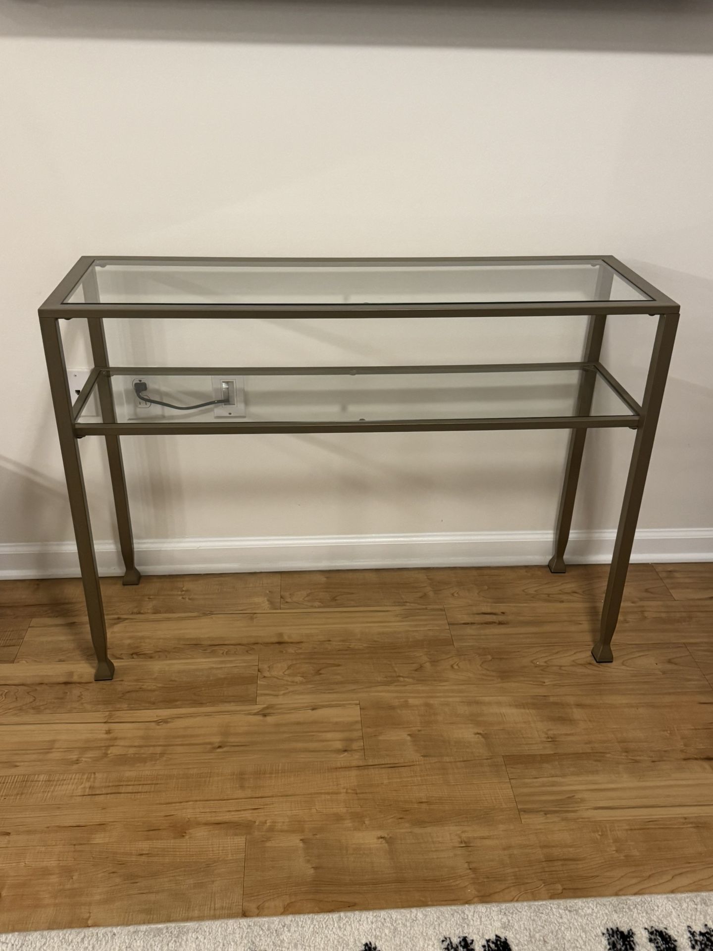 Enter Table/Decorative Table