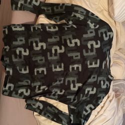 Supreme Long Sleeve Size Large