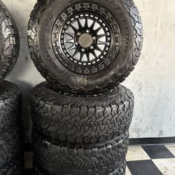 Bendo Un Set De Rines Nuevos Con Llantas Usadas Para Toyota Tacoma Chevy Silverado 