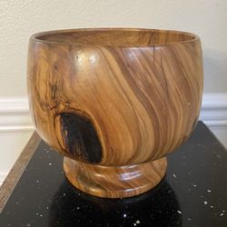 Olive wood Bowl 6”x6”