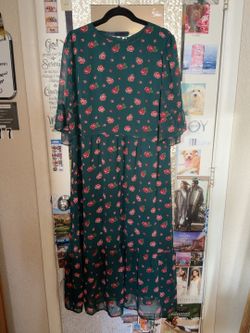 🌹 LOFT Green Floral Maxi Dress - $30