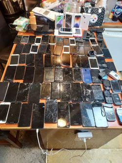 Cell phone lot 80 items