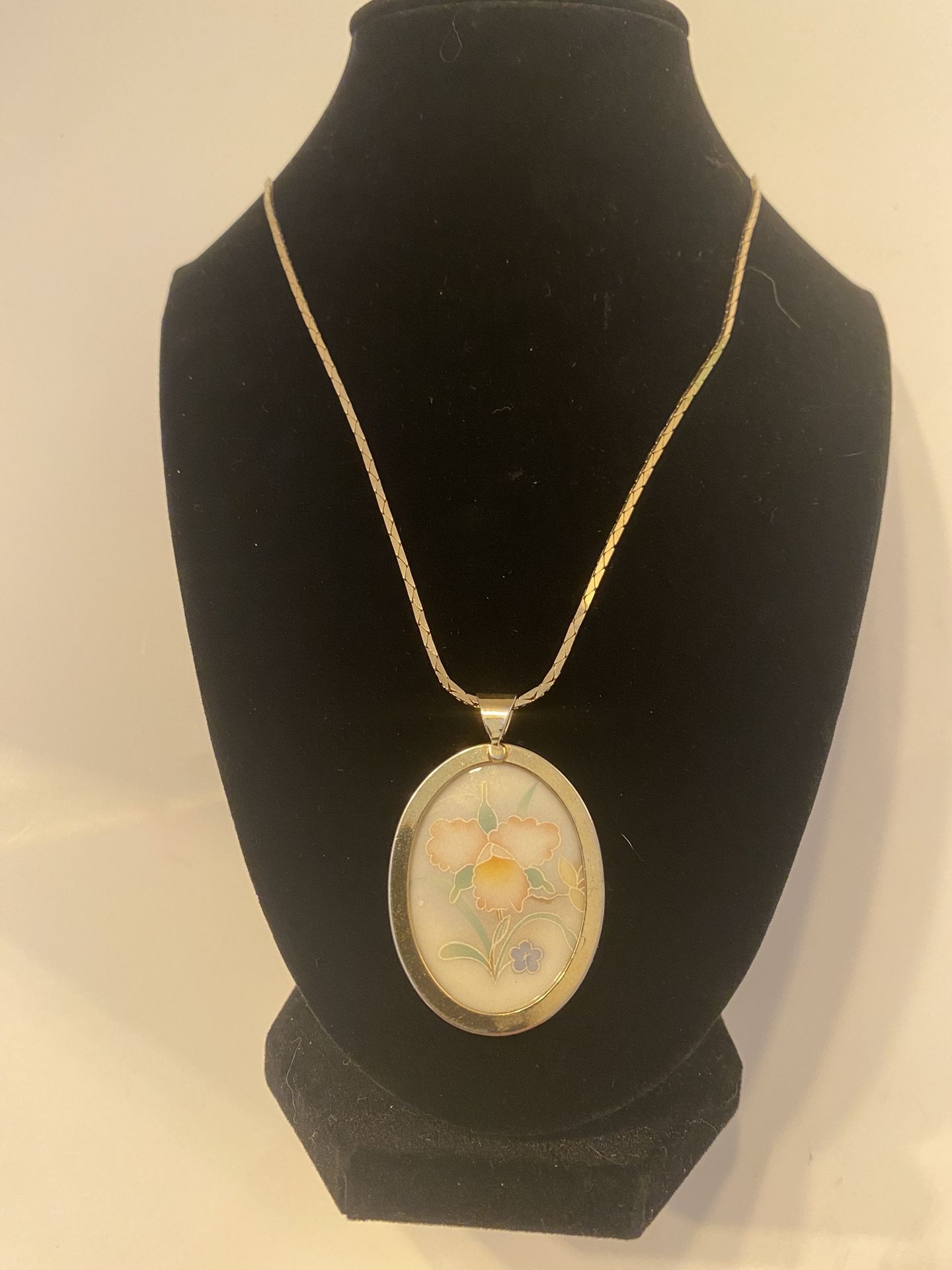 Flower Pendant With Gold Tone Chain