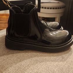 Youth Dr Marten patent leather boots size 13