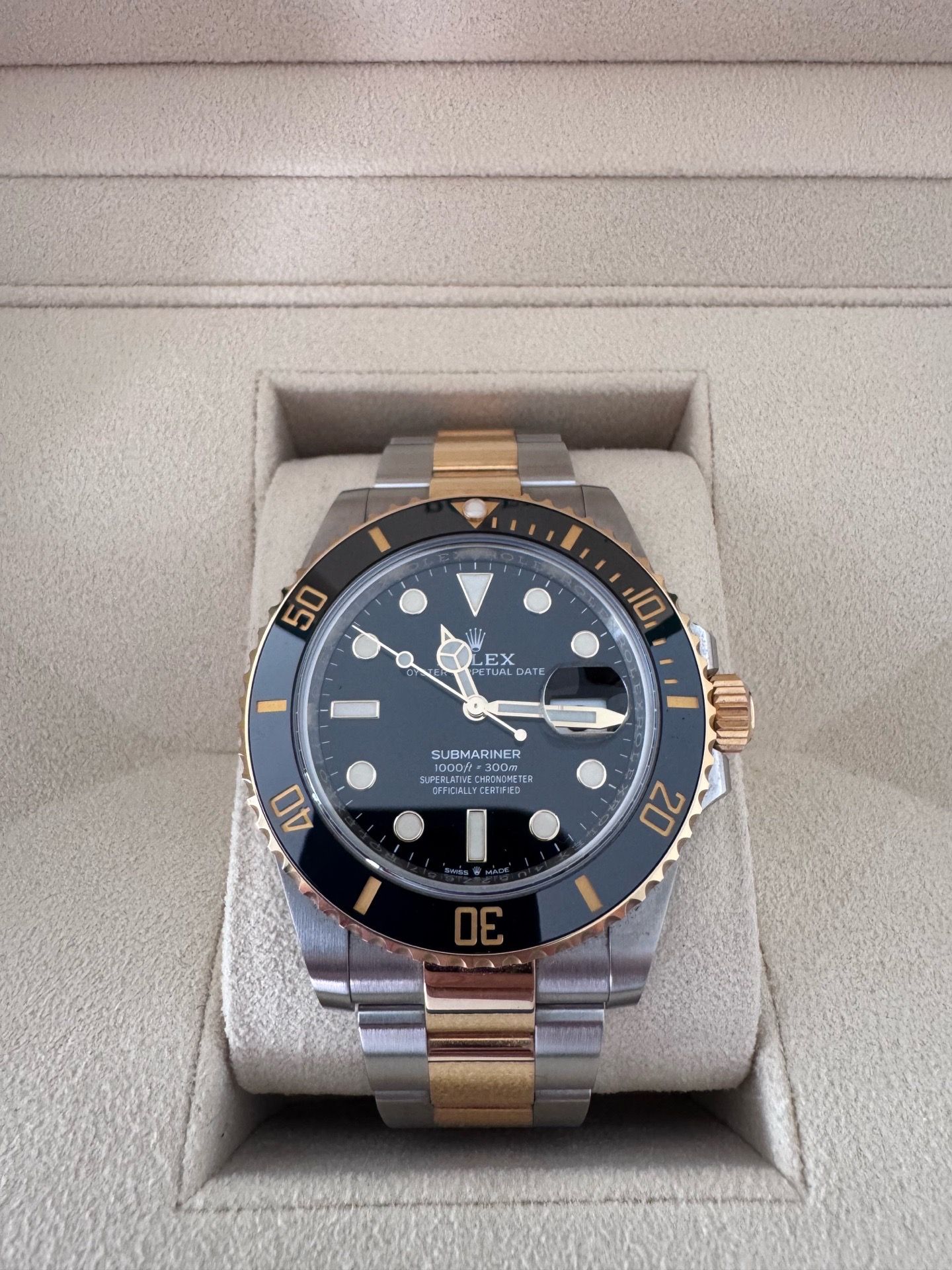 Rolex Submariner 41mm two tone black 2022 with box and papers warranty card like new condition watch wristwatch