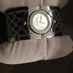 Authentic Gucci Bracelet Watch