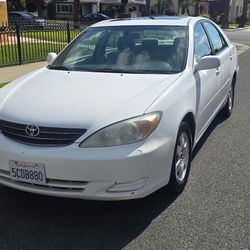 Selling our personal family vehicle 2005 Toyota Camry LE 4-cyl absolutely great on gas 35 MPG clean title in hand signed off absolutely no problems wi