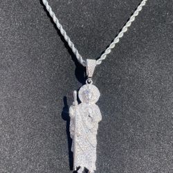 San Judas Moissanite Diamond Pendant With Rope
