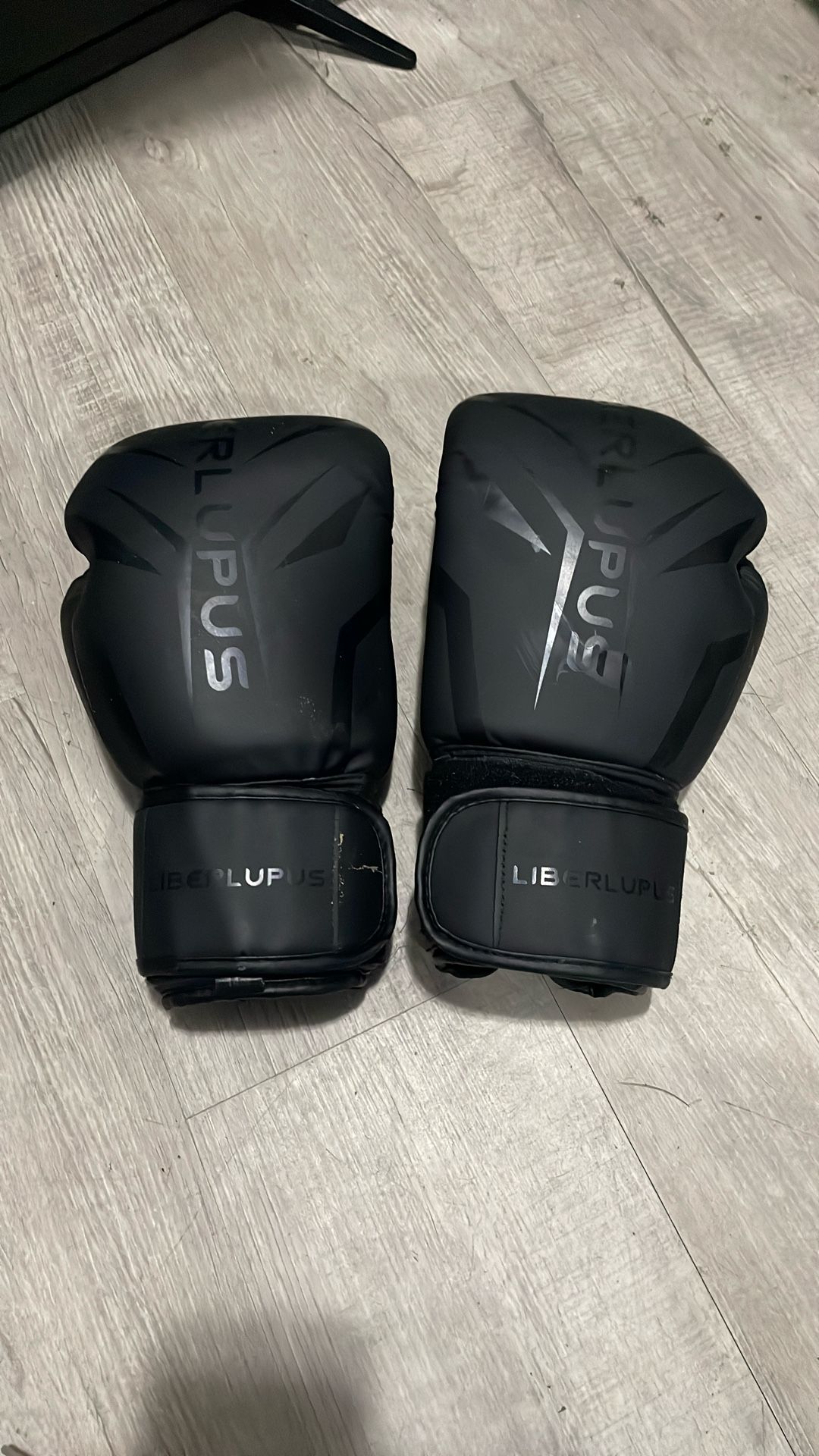 Liberlupus Boxing Gloves 14 Oz