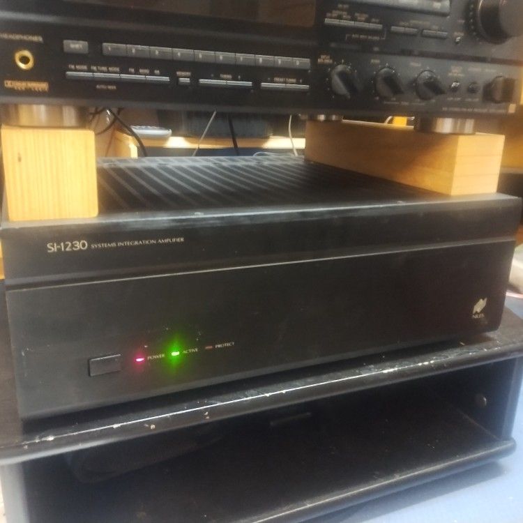 Niles 12 Channel Professional Amplifier
