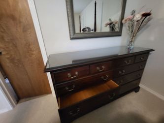 Everything MUST go! Moving soon! Elegant and luxury dresser like new. Marmol table. Steam Iron