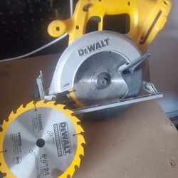 DeWalt 18 Volt Saw With New Extra Blade 6.5 Inch