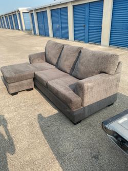 Médium size sectional  $150