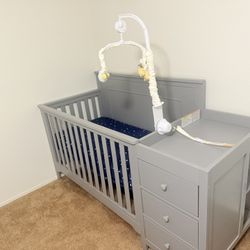 Davinci 4 In 1 Convertible Crib And Changer 