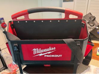 Milwaukee 20in. PACKOUT tote