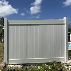 70ft  Of White Vinyl Privacy Fence