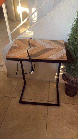 Table, 26”T X 19”W