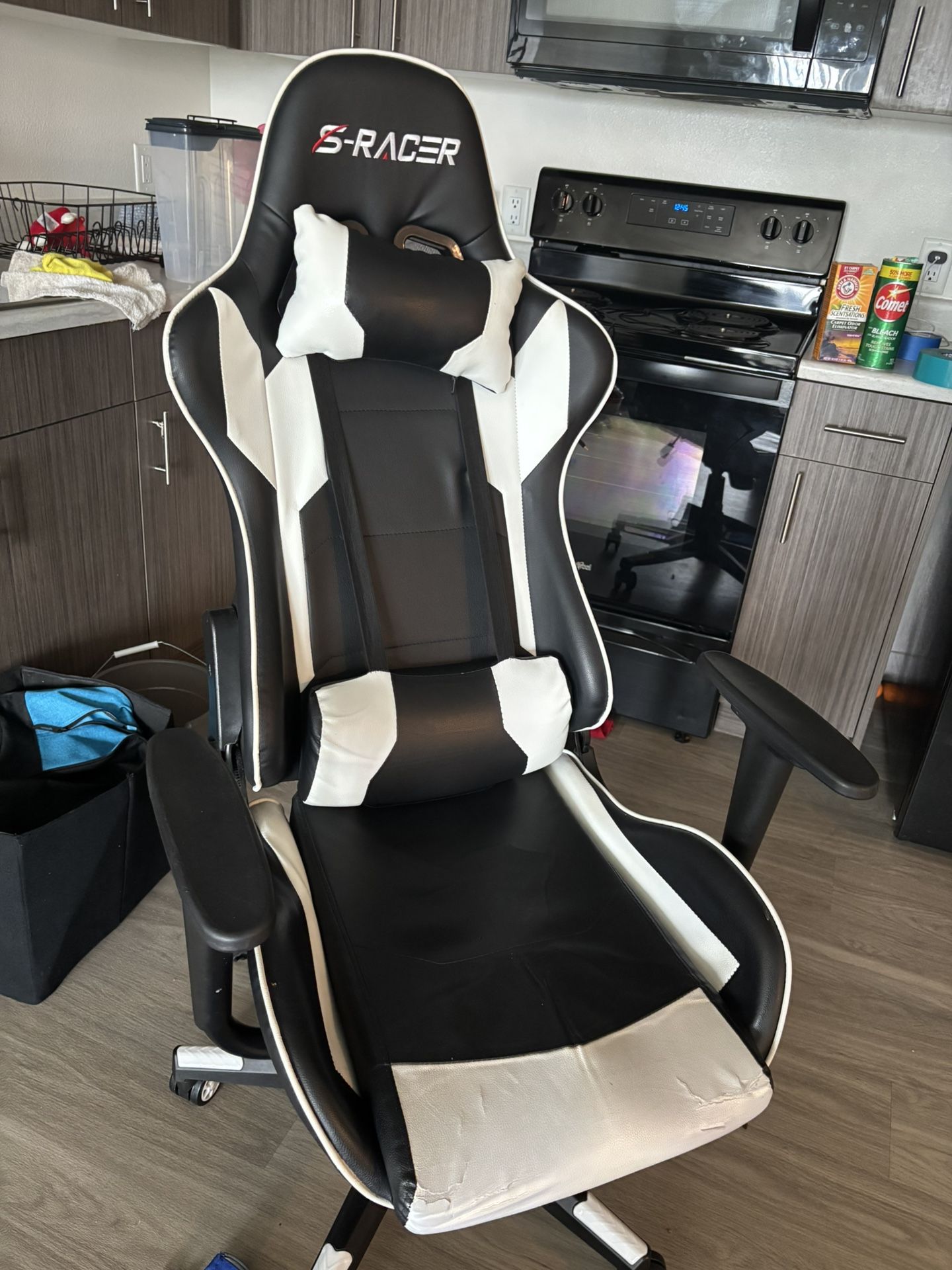 Gaming chair