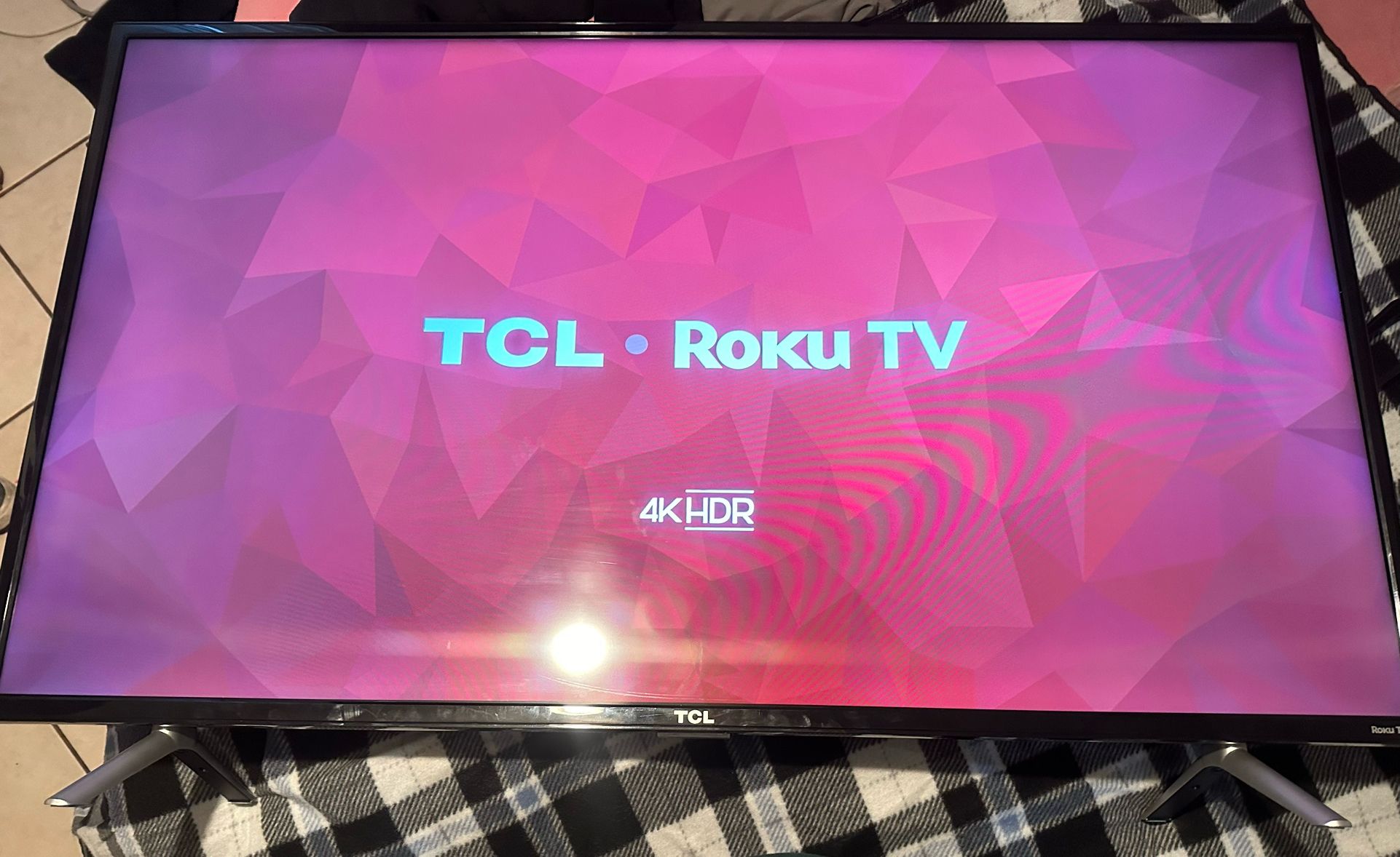 TCL Roku Smart Tv. 