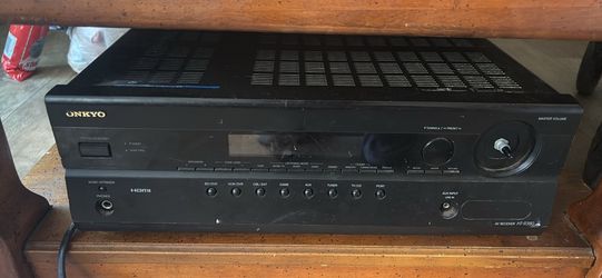 Onkyo HT-R390 AV Receiver