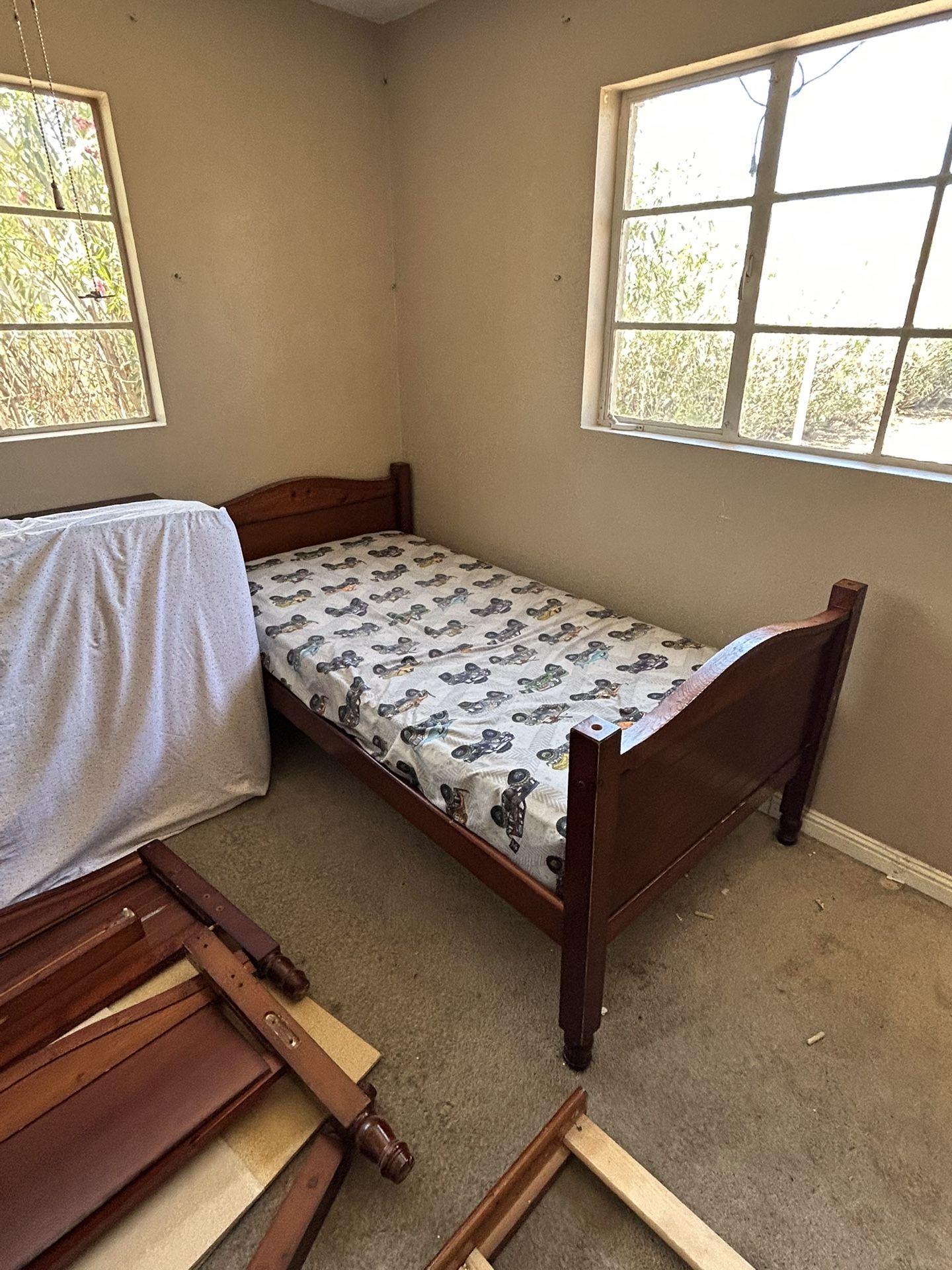 Twin Size Bed With Mattress