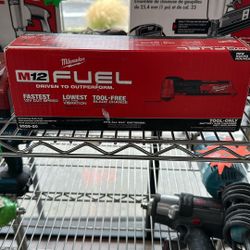 Milwaukee Oscillating Multi-Tool