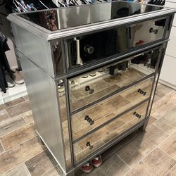 Pier 1 Imports Mirrored Silver Gray 4 Drawer Dresser