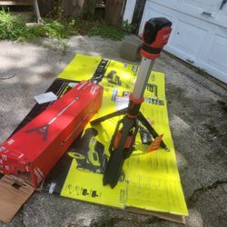 Milwaukee 2132-20 M12 ROCKET Dual Power Tower Light - Brand New In Box Tool Only