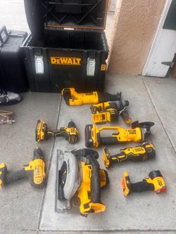 Tool set with roller box
