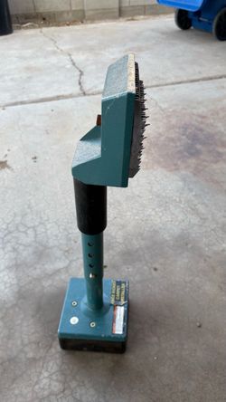 Carpet Knee Kicker Installer Tool